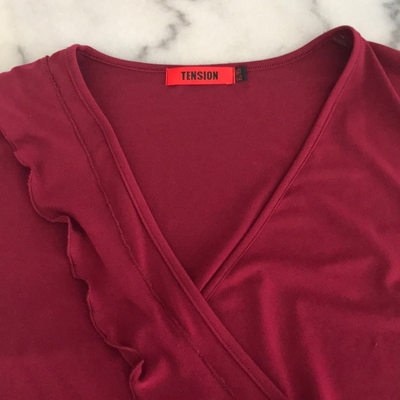 Sleeveless Ruffle Blouse - Picture 2 of 5